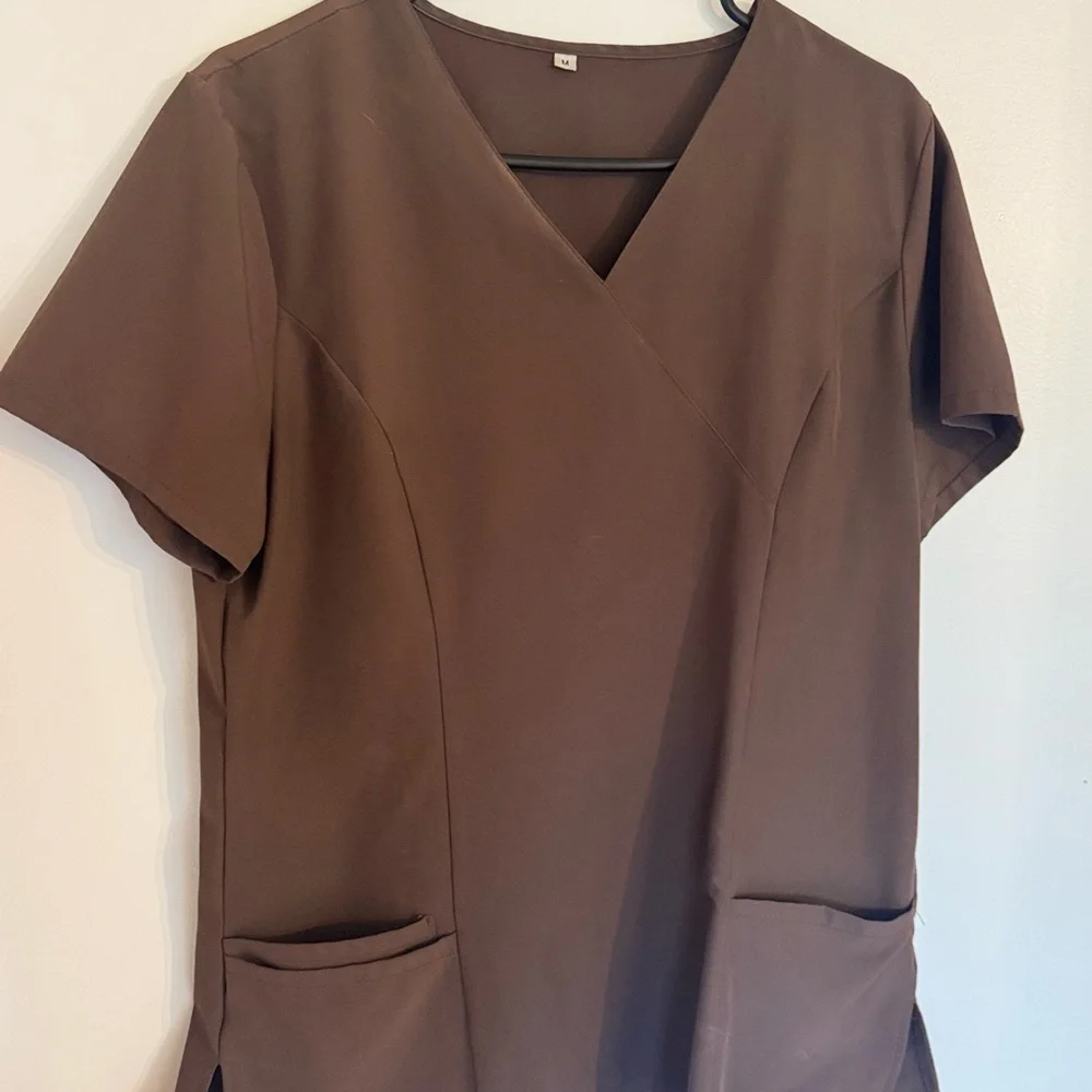 LUX Women’s scrub set - Picture 2 of 3
